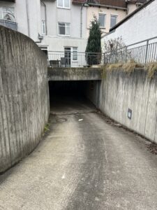 Ein- /Ausfahrt