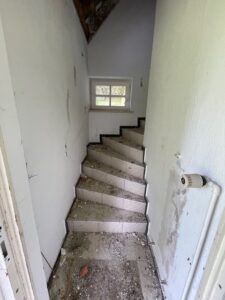 Treppe zum DG