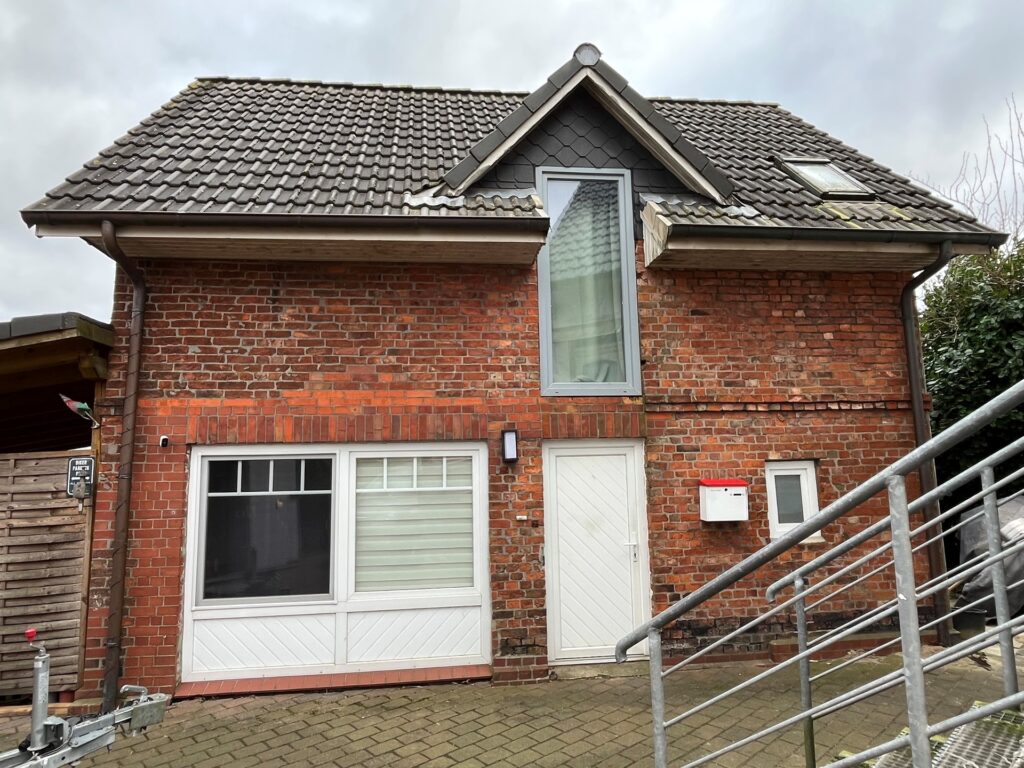 Vermietetes Mehrfamilienhaus mit 3 Wohneinheiten in Drochtersen Vermietetes Mehrfamilienhaus mit 3 Wohneinheiten in Drochtersen
