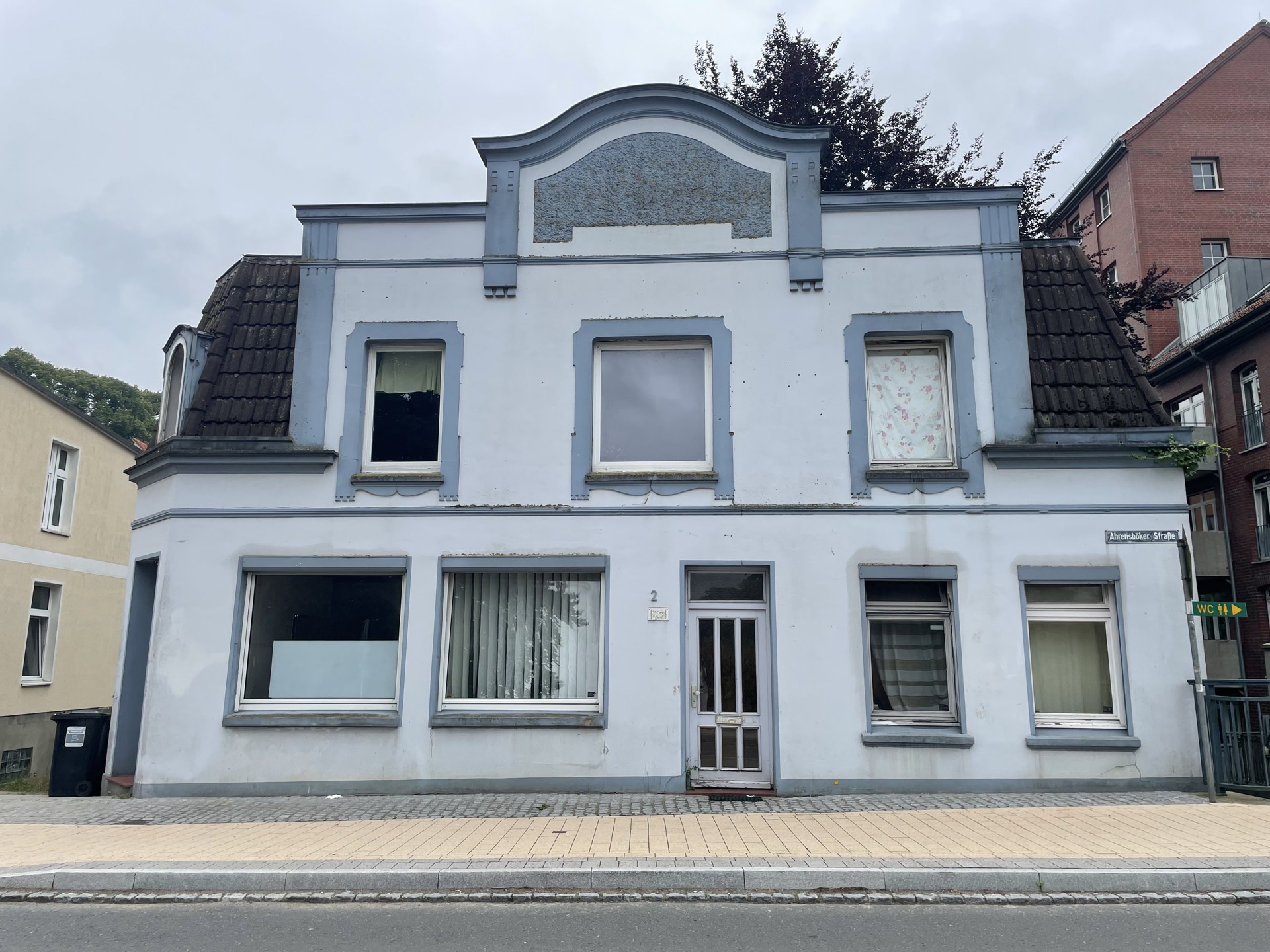 Sanierungsbedürftiges Ein- bis Zweifamilienhaus in Reinfeld – Provisionsfrei!