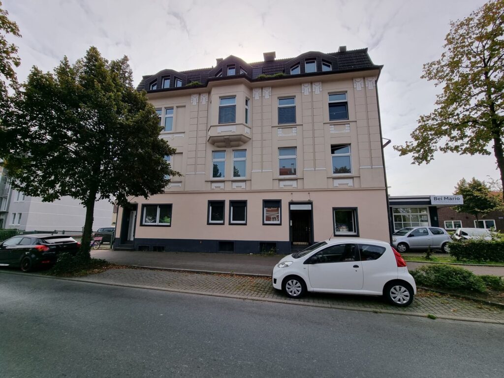 Immobilienpaket! 4 Mehrfamilienhäuser + 1 Gewerbeobjekt! Immobilienpaket! 4 Mehrfamilienhäuser + 1 Gewerbeobjekt!