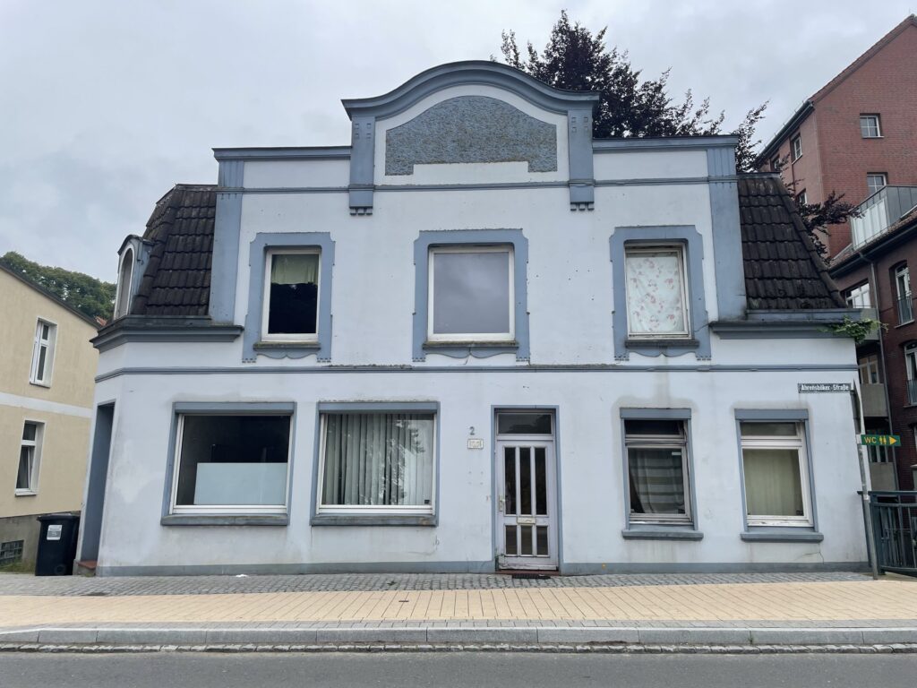 Sanierungsbedürftiges Ein- bis Zweifamilienhaus in Reinfeld – Provisionsfrei! Sanierungsbedürftiges Ein- bis Zweifamilienhaus in Reinfeld – Provisionsfrei!