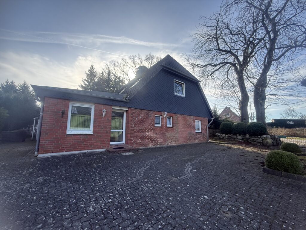 Wohnen mit Weite: Resthof mit 4 ha Fläche und Nebengebäude Wohnen mit Weite: Resthof mit 4 ha Fläche und Nebengebäude