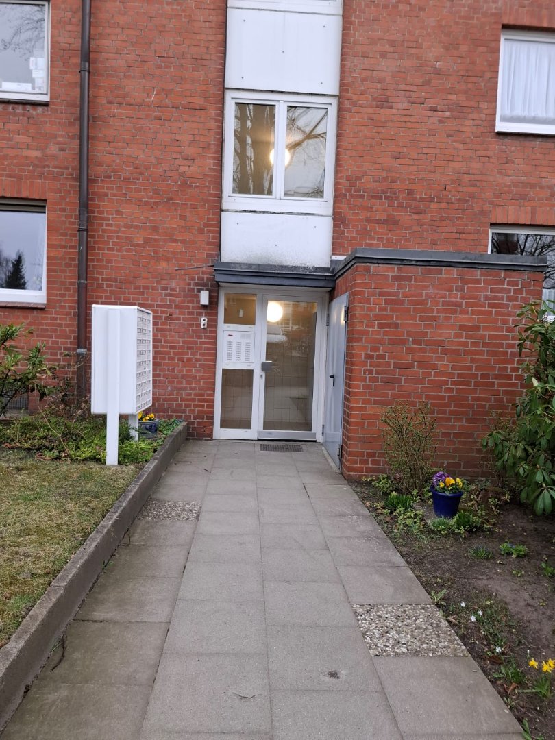 Vermietete 2-Zimmer-Wohnung mit Südbalkon und Stellplatz in Hamburg-Meiendorf Vermietete 2-Zimmer-Wohnung mit Südbalkon und Stellplatz in Hamburg-Meiendorf