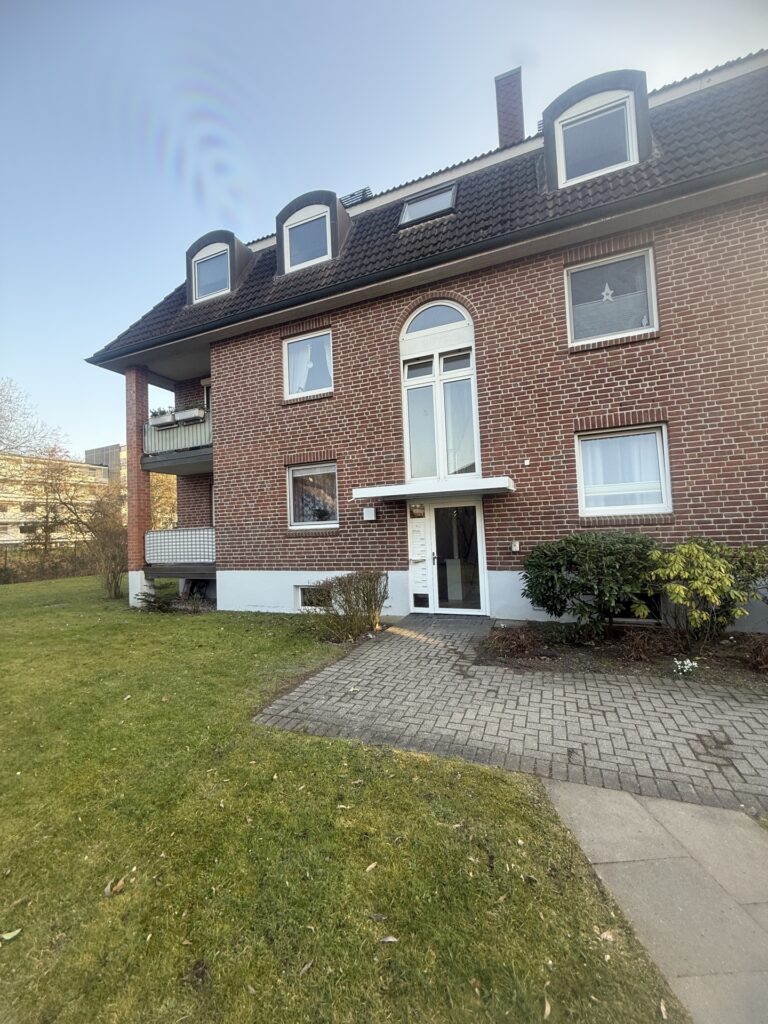 Gepflegte 3-Zimmer-Wohnung mit zwei Balkonen in Bargteheide in rückwärtiger Lage