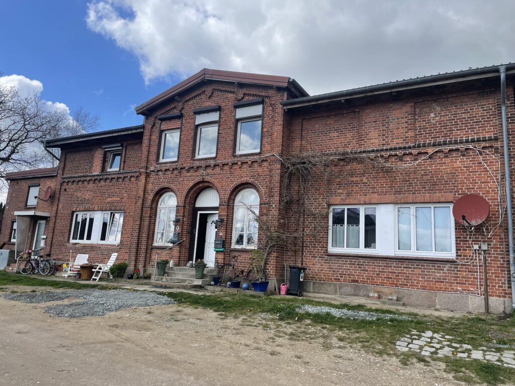 Voll vermietetes Mehrfamilienhaus mit 4 Wohneinheiten und einer Einliegerwohnung in Rehhorst