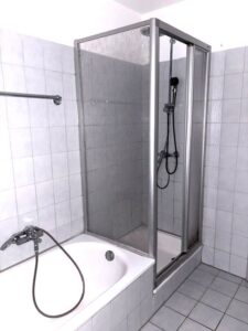 Bad Dusche und Wanne