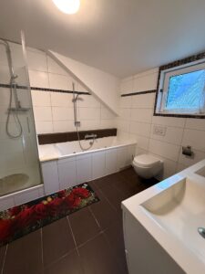 Badezimmer 1. OG